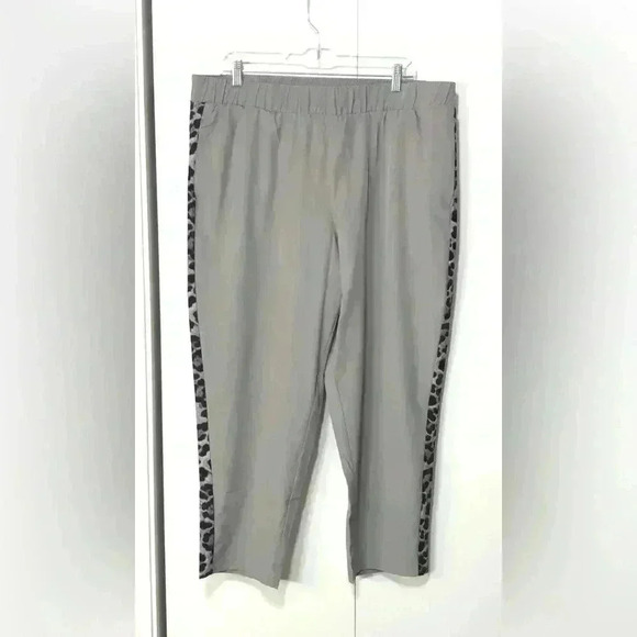 Iman Global Chic Women Lightweight Gray Pant Animal Print Stripe size 1X Petite - Picture 2 of 11